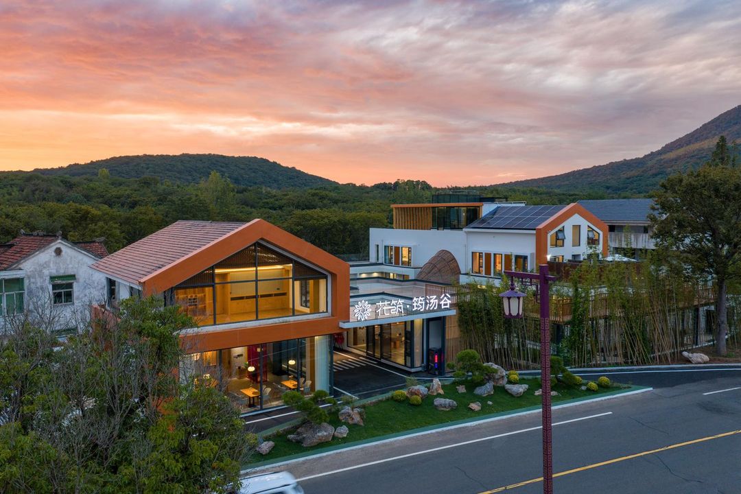 Floral Hotel·Juntang Valley Hotel(Maoshan Dongfang Salt Lake City Store)