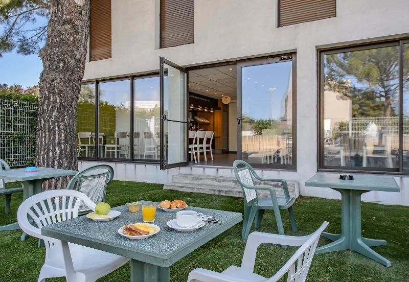 B&B Hotel Nîmes Ville Active, Parking sécurisé Gratuit
