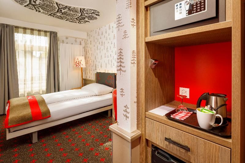 法斯拜瑞士之夜酒店