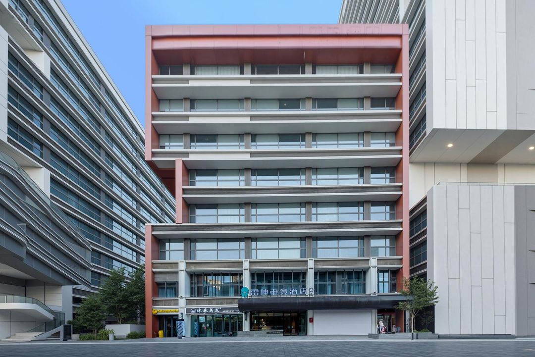 雷神電競酒店(武漢東湖歡樂谷店)