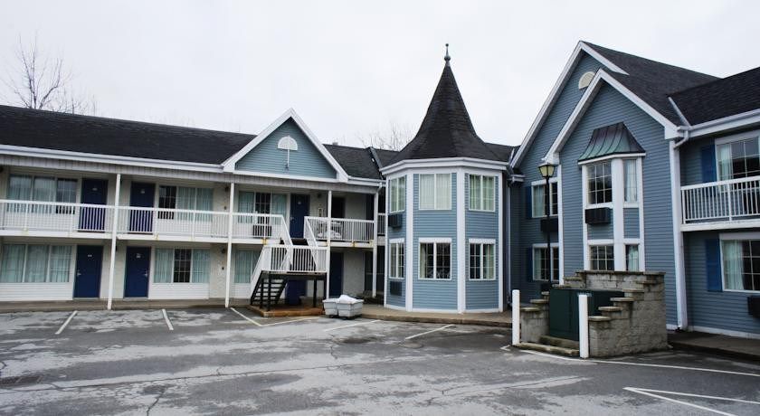 尼亞加拉瀑布城瀑布套房酒店