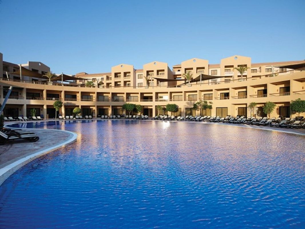 Coral Sea Aqua Club Resort