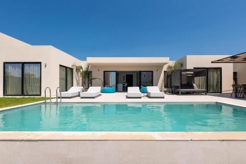 Luxury Villa Trapezia