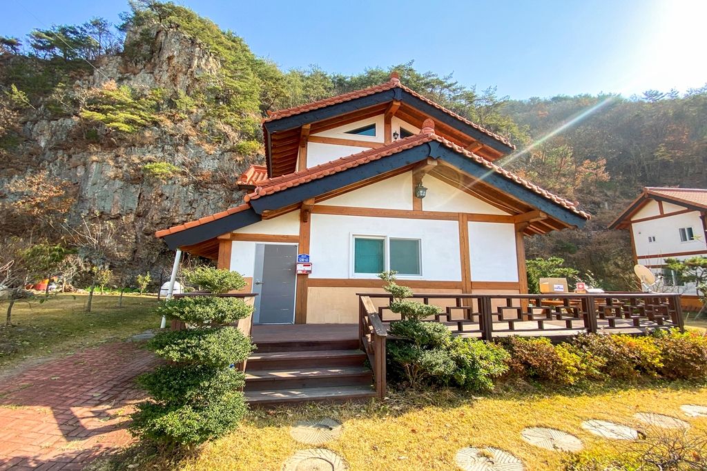 Gyeongju Spring Summer Autumn Winter Hanok Stay