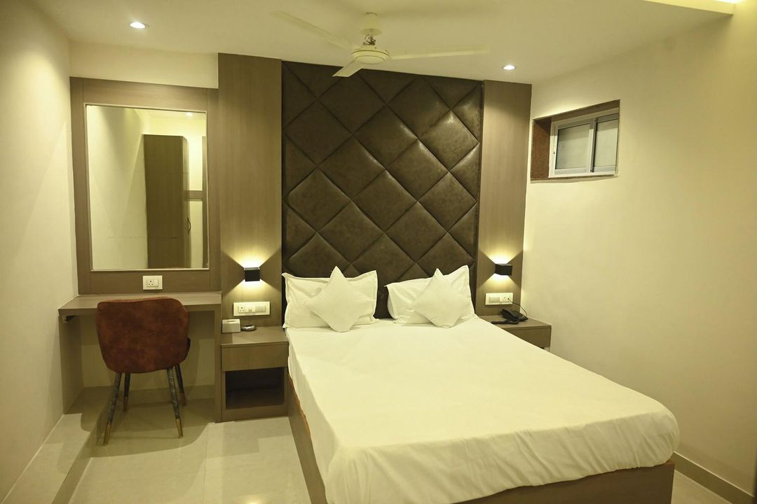Hotel Sahara Residency