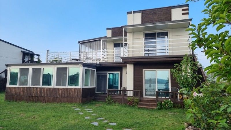 Sacheon Rabbit and Turtle Pension 2