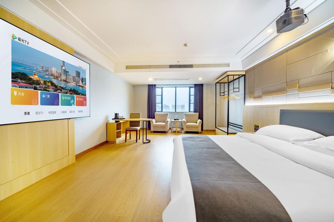 Changsha Fanghua Mingyue Hotel (Jinqiao International Shop)