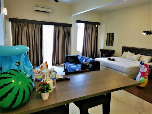 HomeStay Fhs @ Free Water Theme Park Tickets Suite