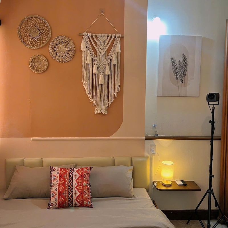 Cozy studio/Netflix projector/Private kitchen