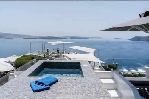 Enalion White Suites Oia
