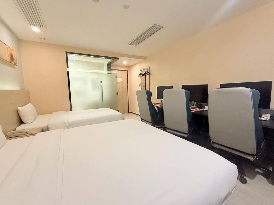 Wave E-sports HOTEL(Damuqiao Subway Station Branch)