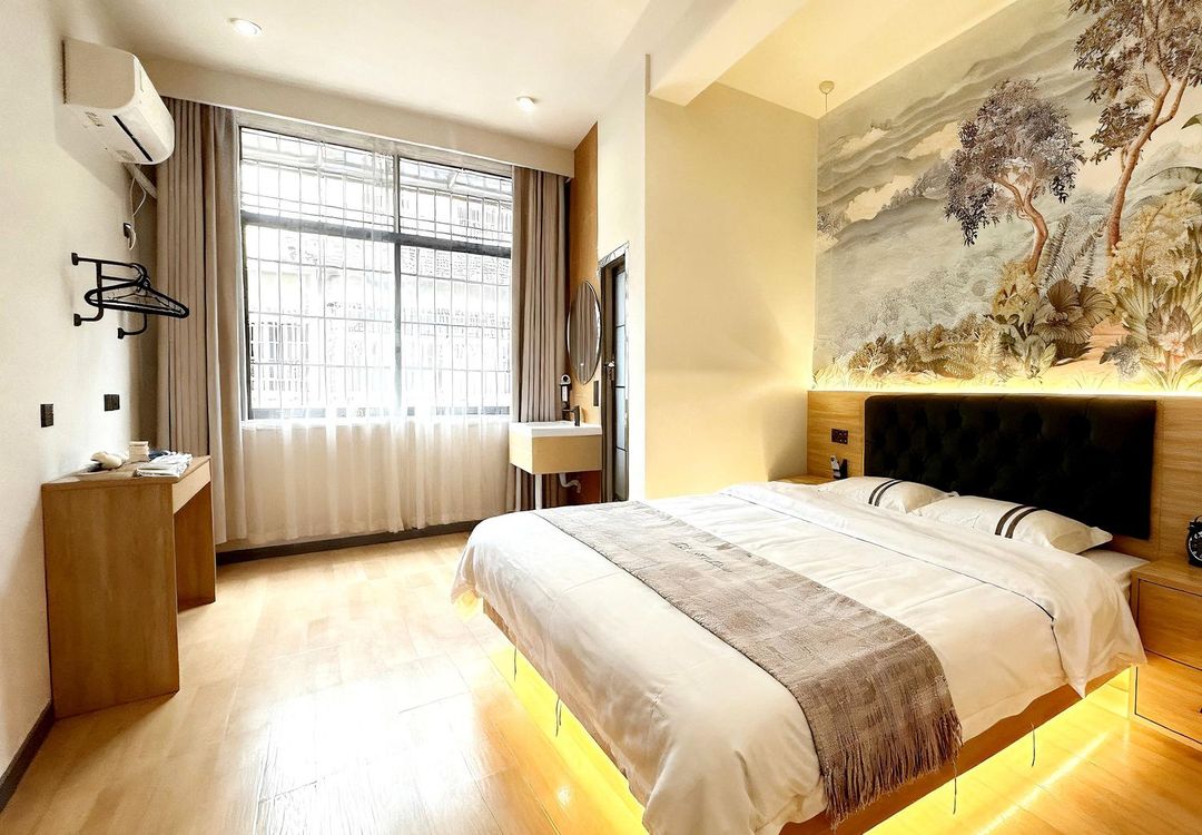 Yueye Smart Hotel (Hubei Institute of Fine Arts)