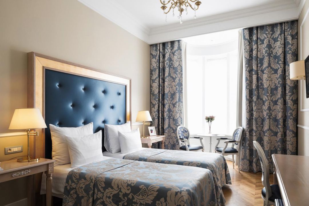 德美特藝術酒店