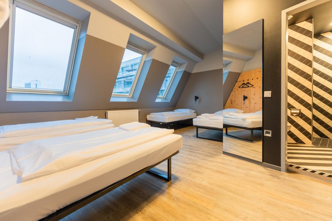 柏林米特發電機旅館