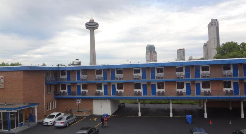 皇后套房酒店 - 瀑布