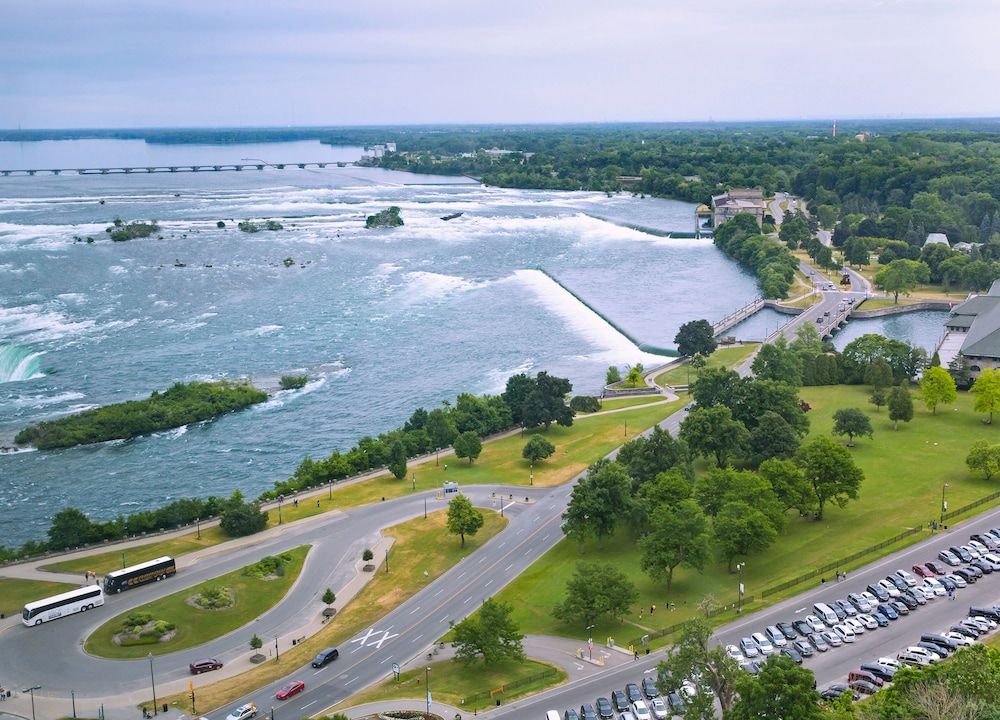 尼亞加拉瀑布城萬豪瀑景水療酒店