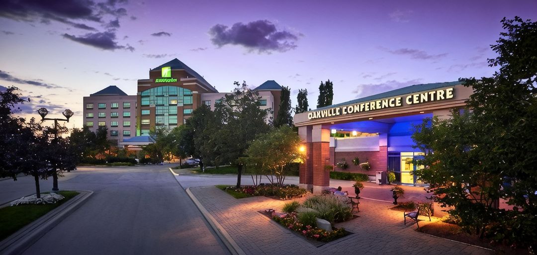 Holiday Inn & Suites Oakville @ Bronte
