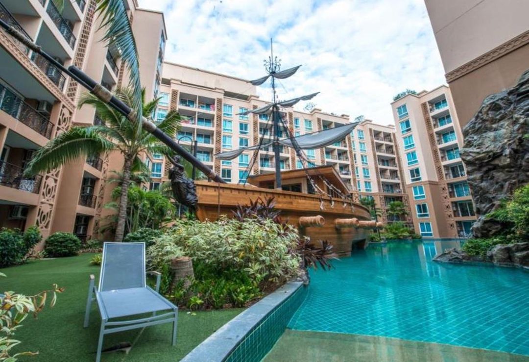 Atlantis Condo Resort by Somphong