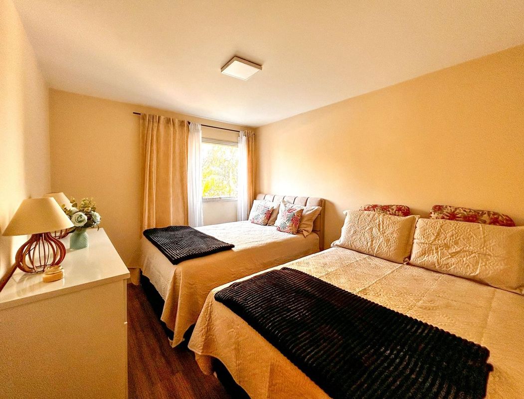 靠近皮涅羅斯河岸SP的寬敞帶Wi-Fi公寓