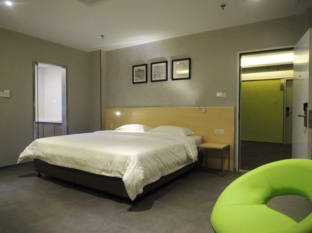 Yuelai Chinese Inn (Qixingyan Sports Center)