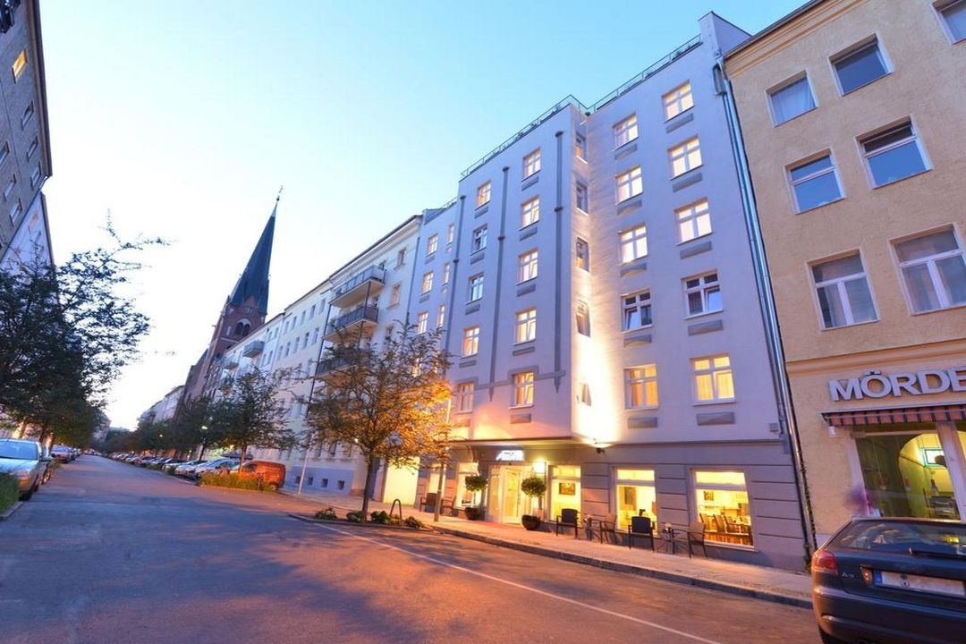 ADELANTE Boutique Hotel