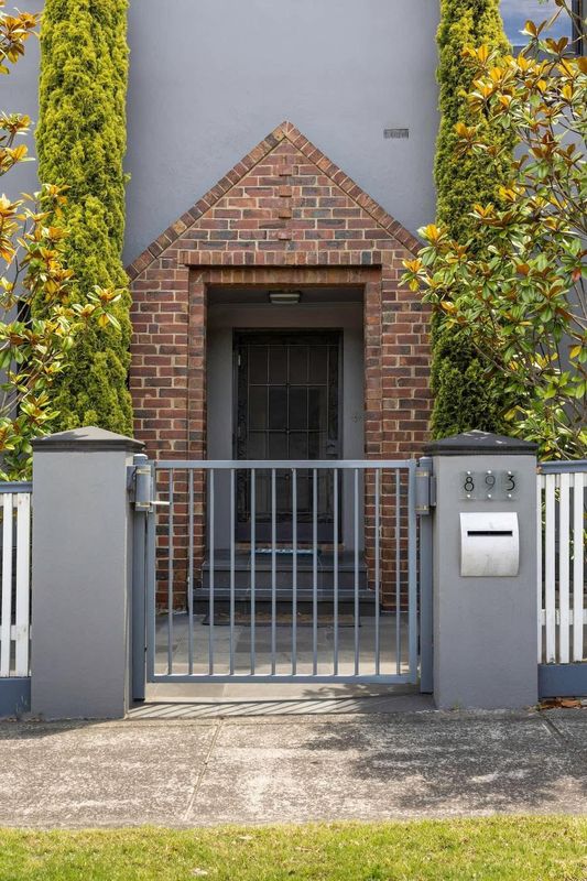 Prime Location | Stylish 5 Bedroom House with Pool