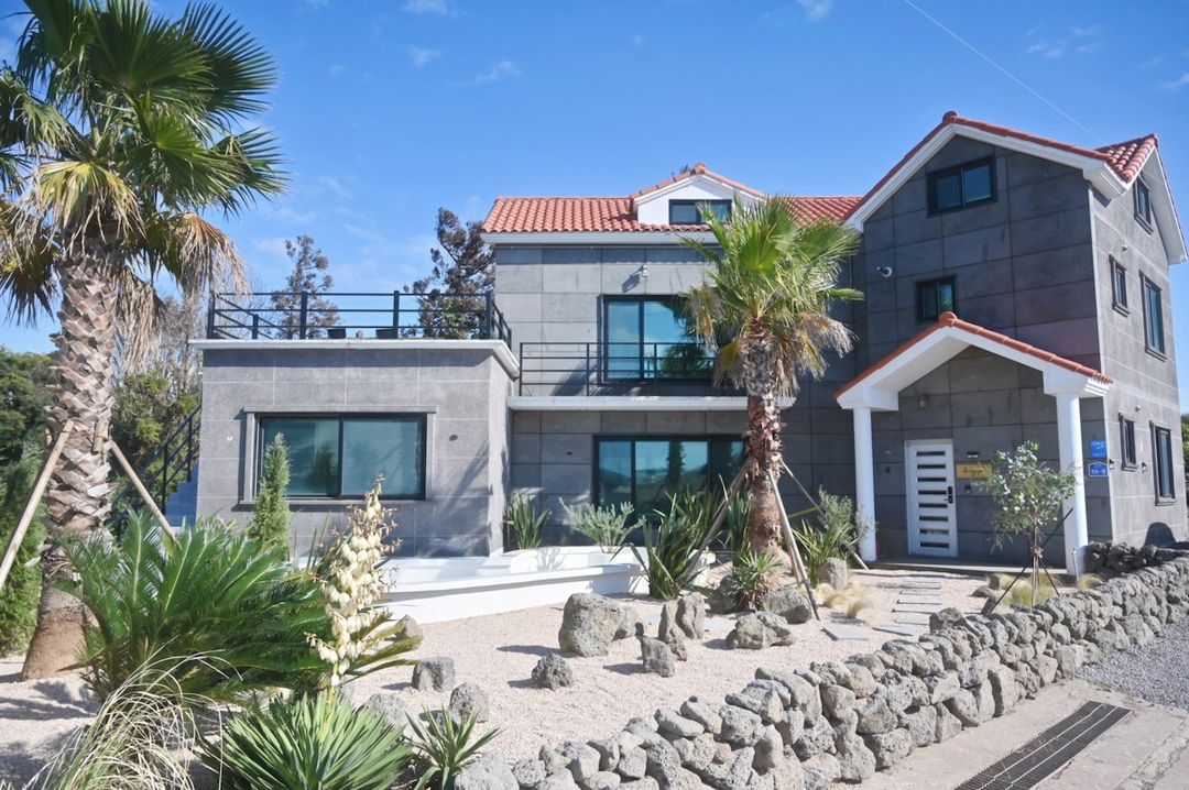 Be my isle(a three-story villa), Relax on your island