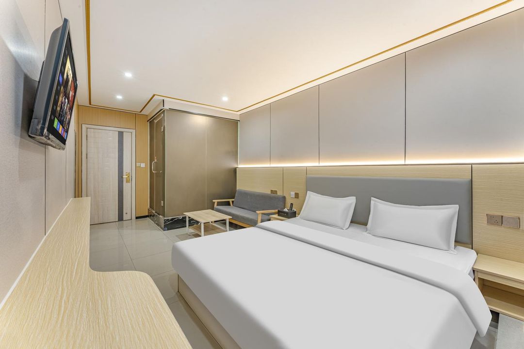 Yijia Apartment (Hengsha Metro Station)