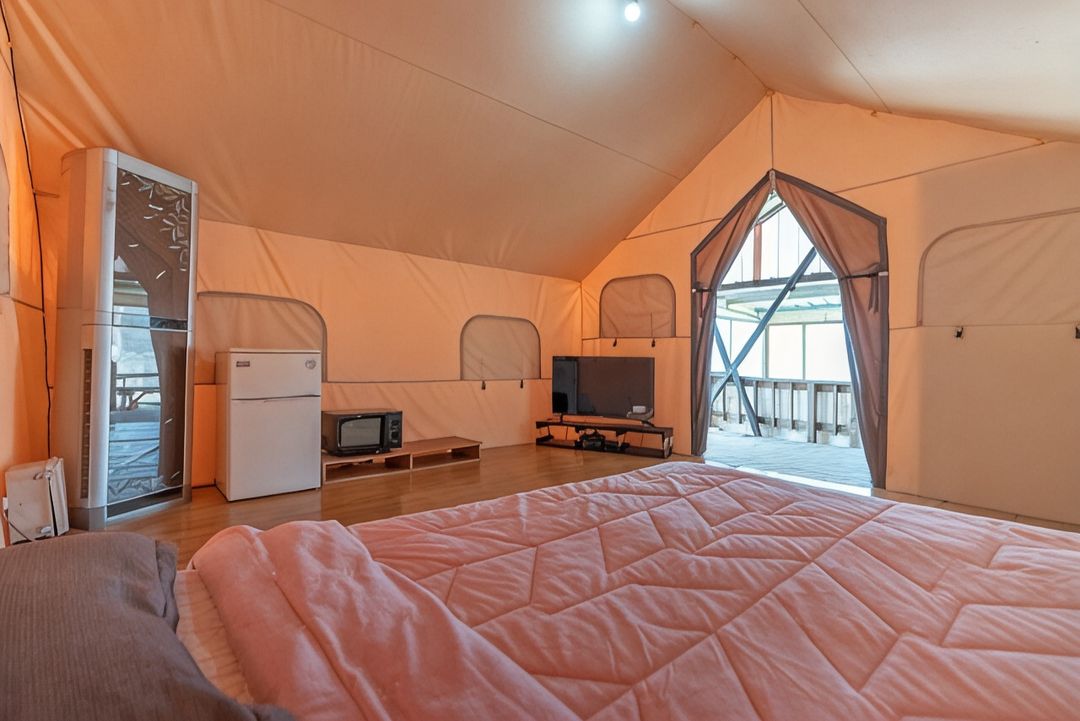 Taean Hakam Four First Caravan Glamping