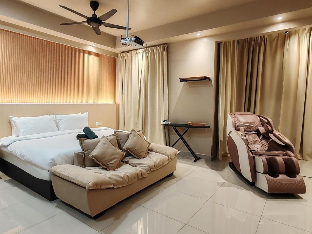 Luxury Couple Suites l Free Netflix l Massage Chair l Bathtub l Wifi 200Mbps l Bali Residence