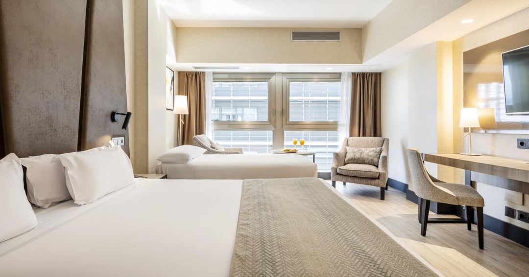 伊露尼翁馬拉加酒店