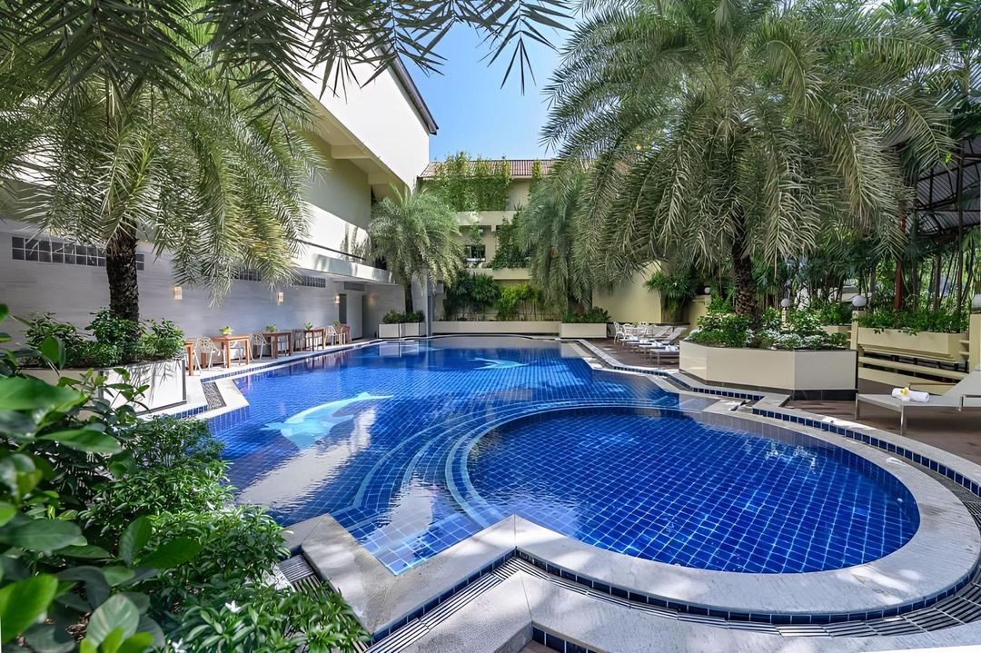 藝龍酒店(芭堤雅中天海灘店)