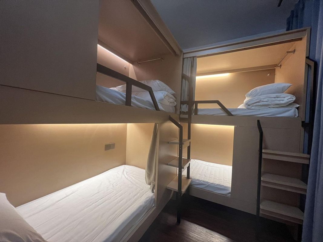 Dengba Chinese Inn (Huafeng Road Subway Station)