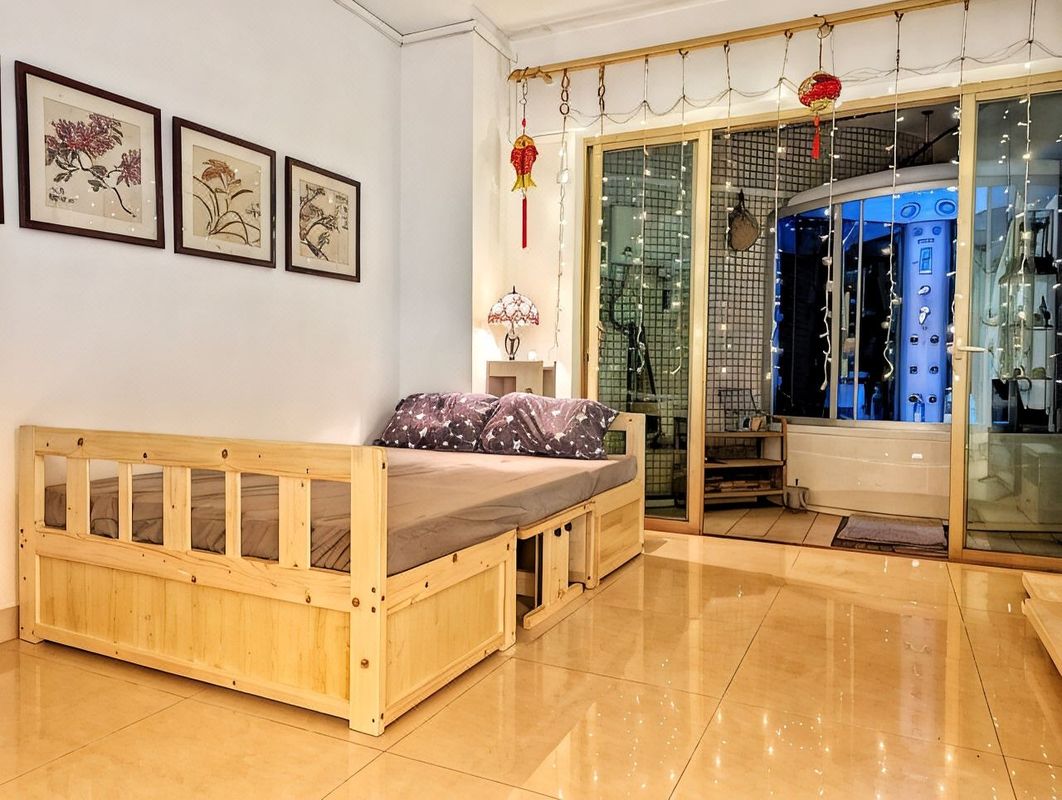 Peggie Chen Apartment (Liwan Road)