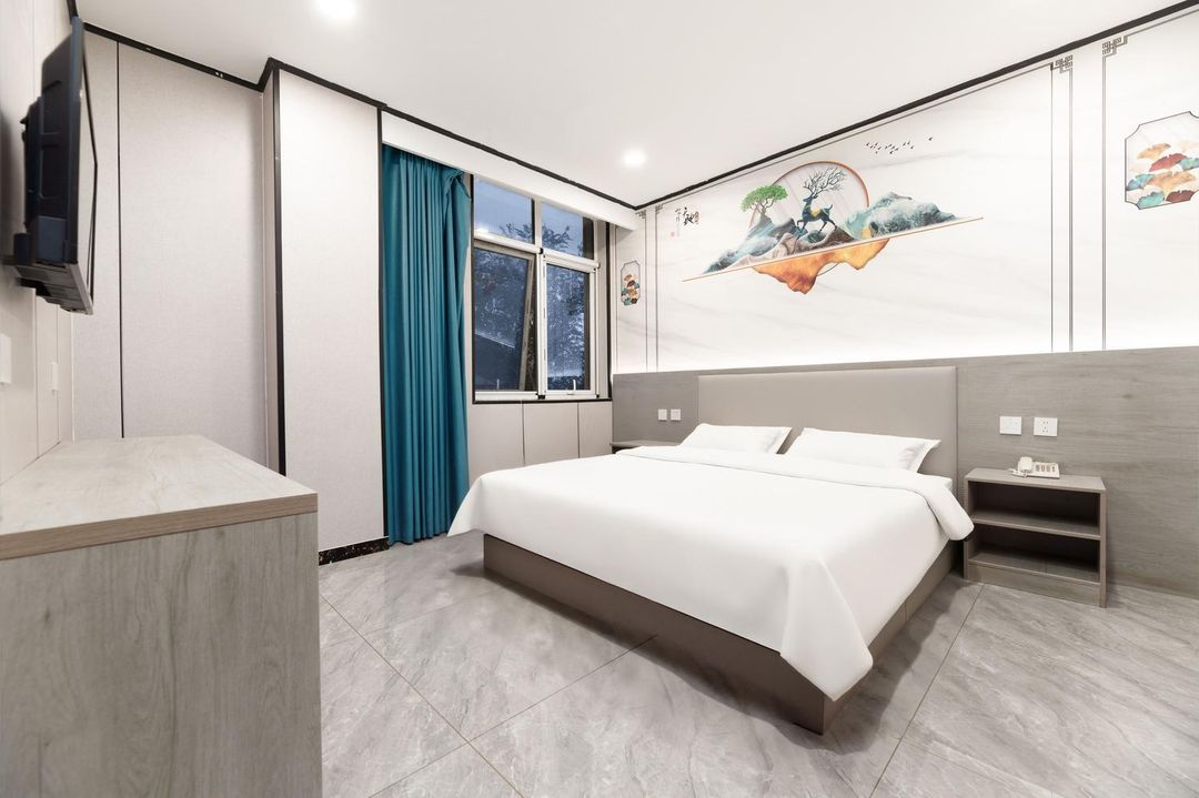 Linjing Jiayuan Hotel