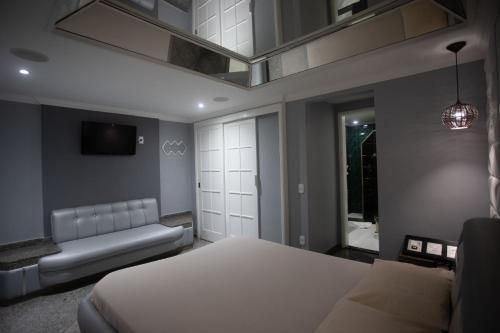 Hotel Show Adult Only