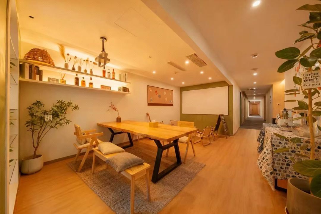 Dengba Inn(Hangzhou Longhu Binjiang Tianjie Jianghan Road Metro Station Store)