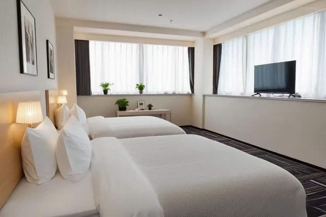 Qianjing Guanhai Hotel (Jinshan City Beach Jinshanwei Railway Station)