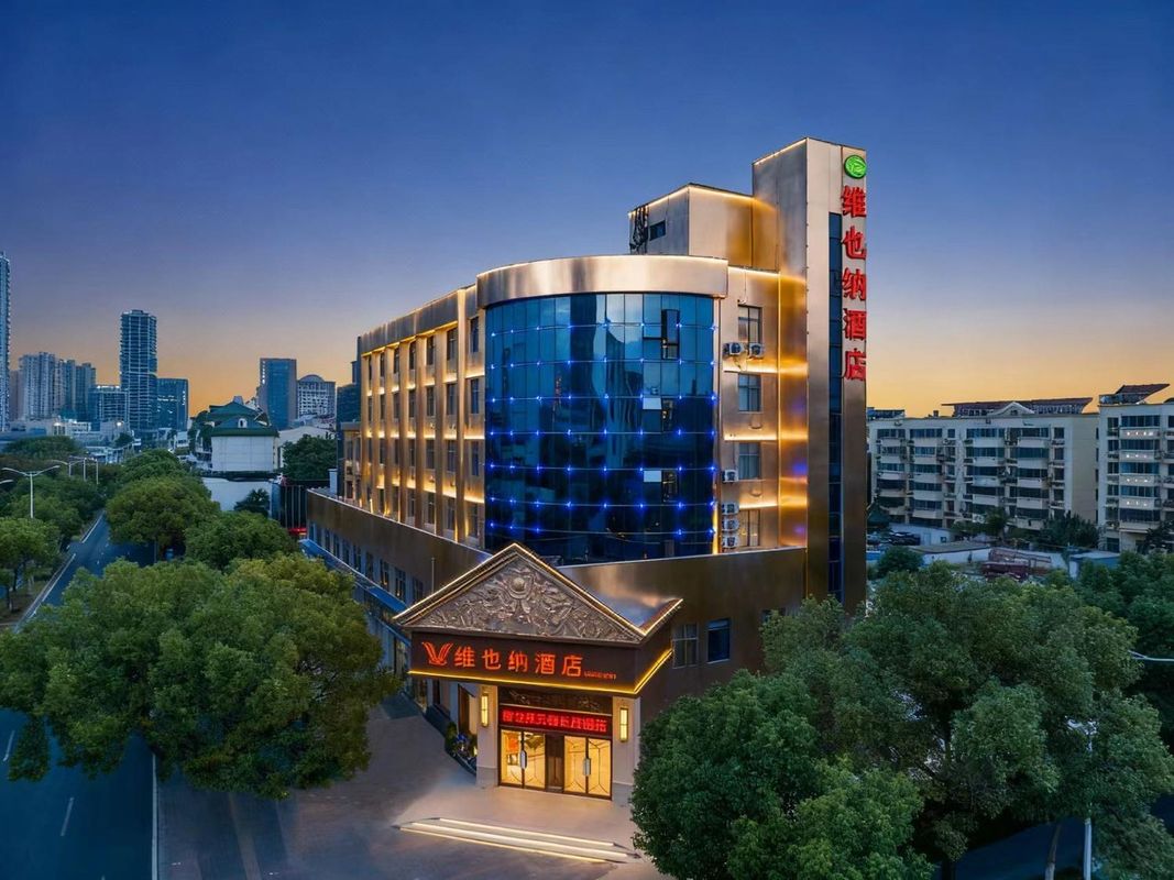 Vienna Hotel (Wuxi Wangzhuang Road Subway Station Branch)
