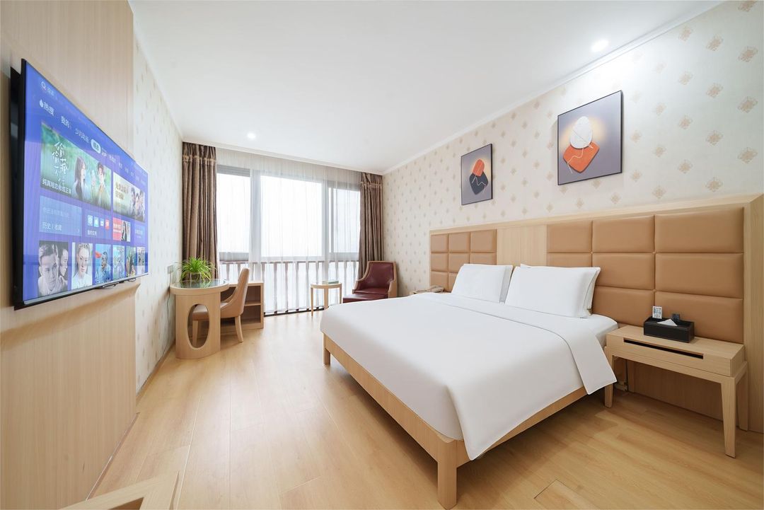 Weinan Jingkun Diamond Hotel (Xinda Plaza Sports Park)