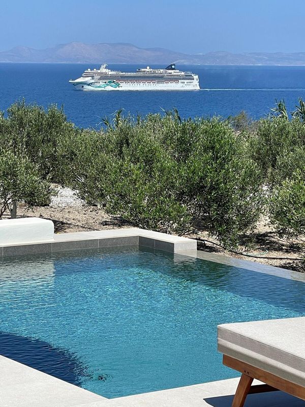 Saint John Oia-Ultimate Private Heated Pool Villas