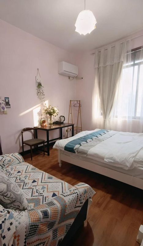 Haizailai Chinese Inn (Wenjiang University Town)