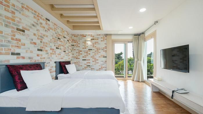 Seogwipo Port Avenue