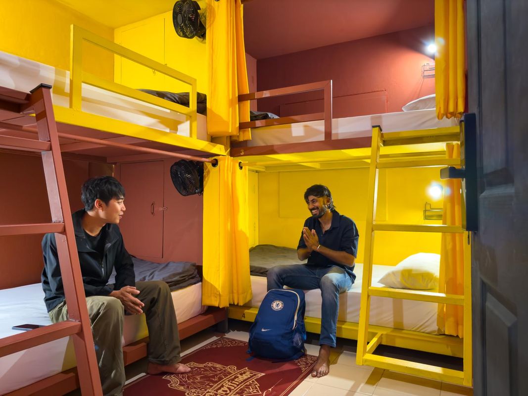 Whoopers Hostel Chiang Mai - Harry Potter Themed