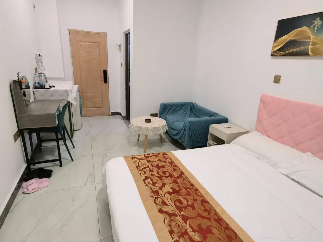 Fuxing No. 1 Domain Homestay (Songyuanxia Subway Station)