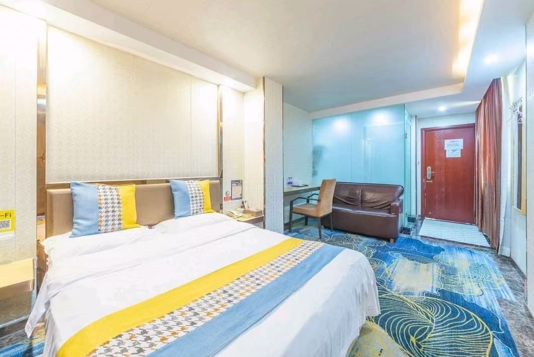 8 Tian Theme Apartment (Botanical Garden Subway Station Guangdong University of Technology Longdong Campus)