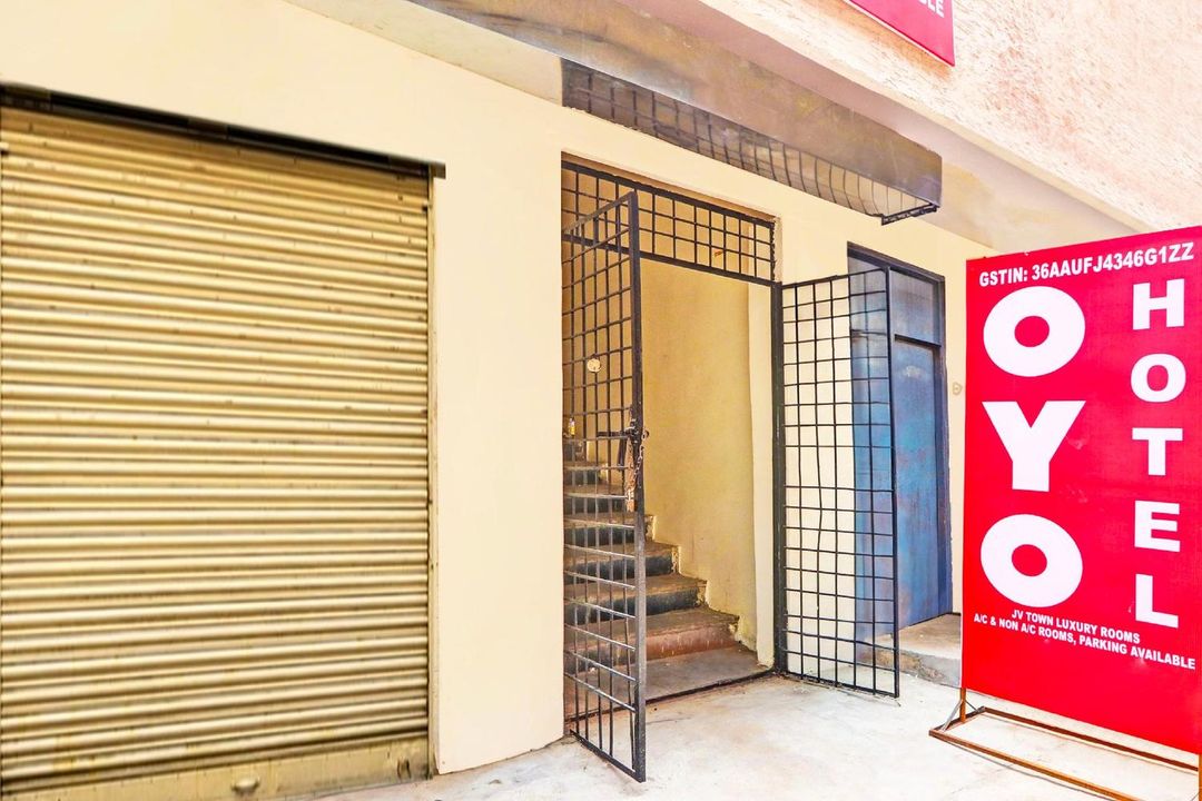 Hotel O JV Town Luxury Rooms