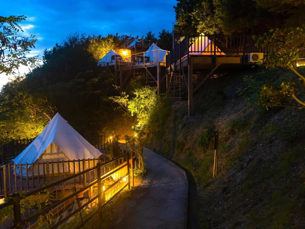 渋川海岸豪華露營 てんとうみ