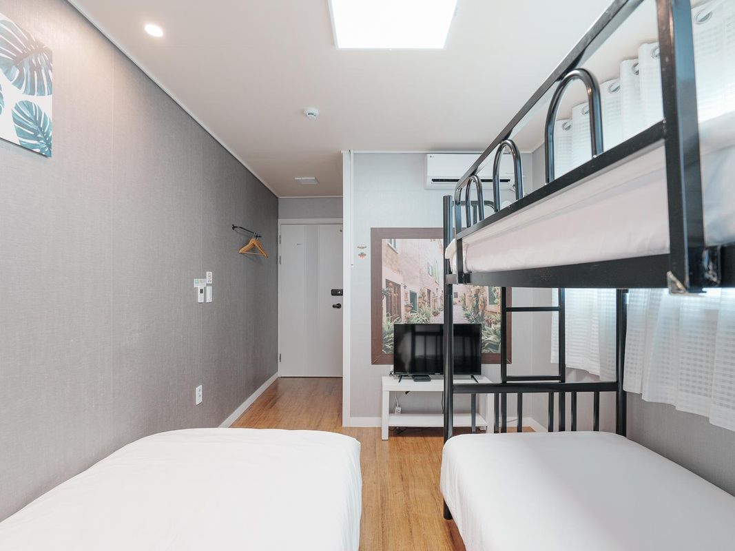 仁川機場客棧雨靴