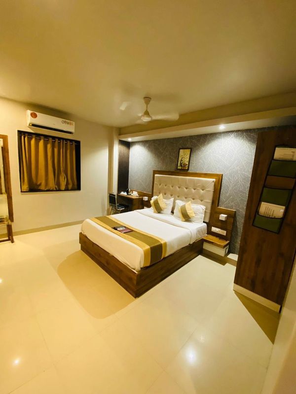 HOTEL DOUBLE CROWN Mumbai AIRPORT T2